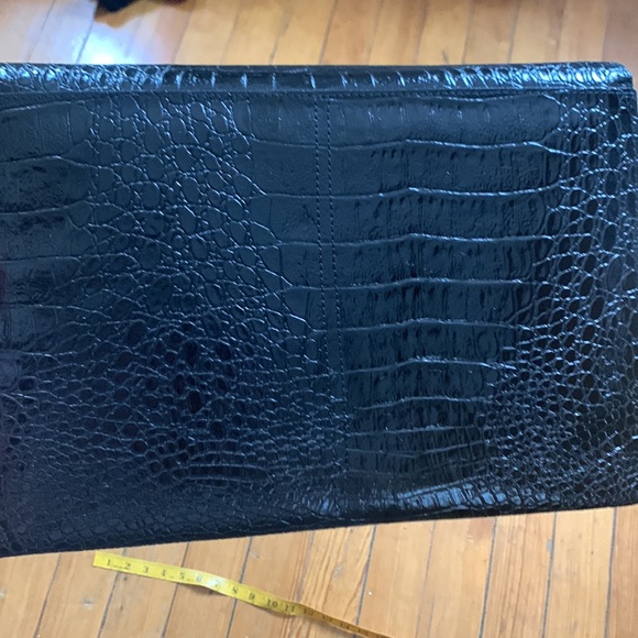 Vintage 80s patent leather croc print envelope crossbody/shoulder bag w chain - Picture 8 of 13